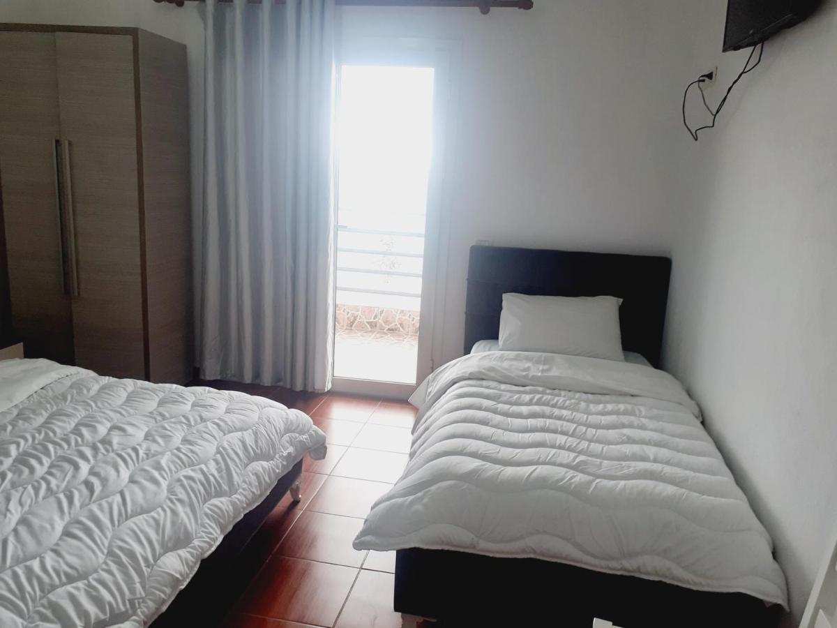 Anxhelos Hotel Himara Zewnętrze zdjęcie