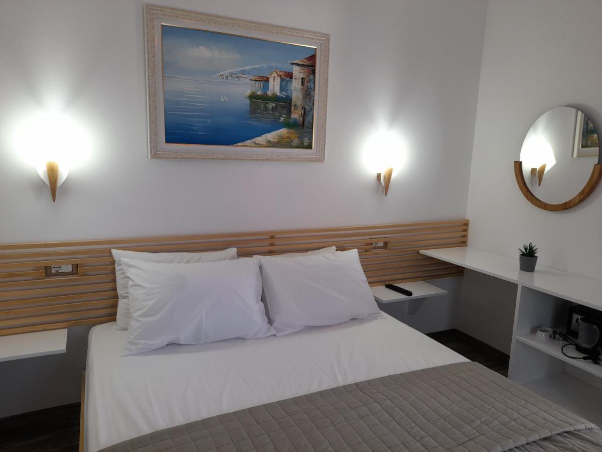 Anxhelos Hotel Himara Zewnętrze zdjęcie