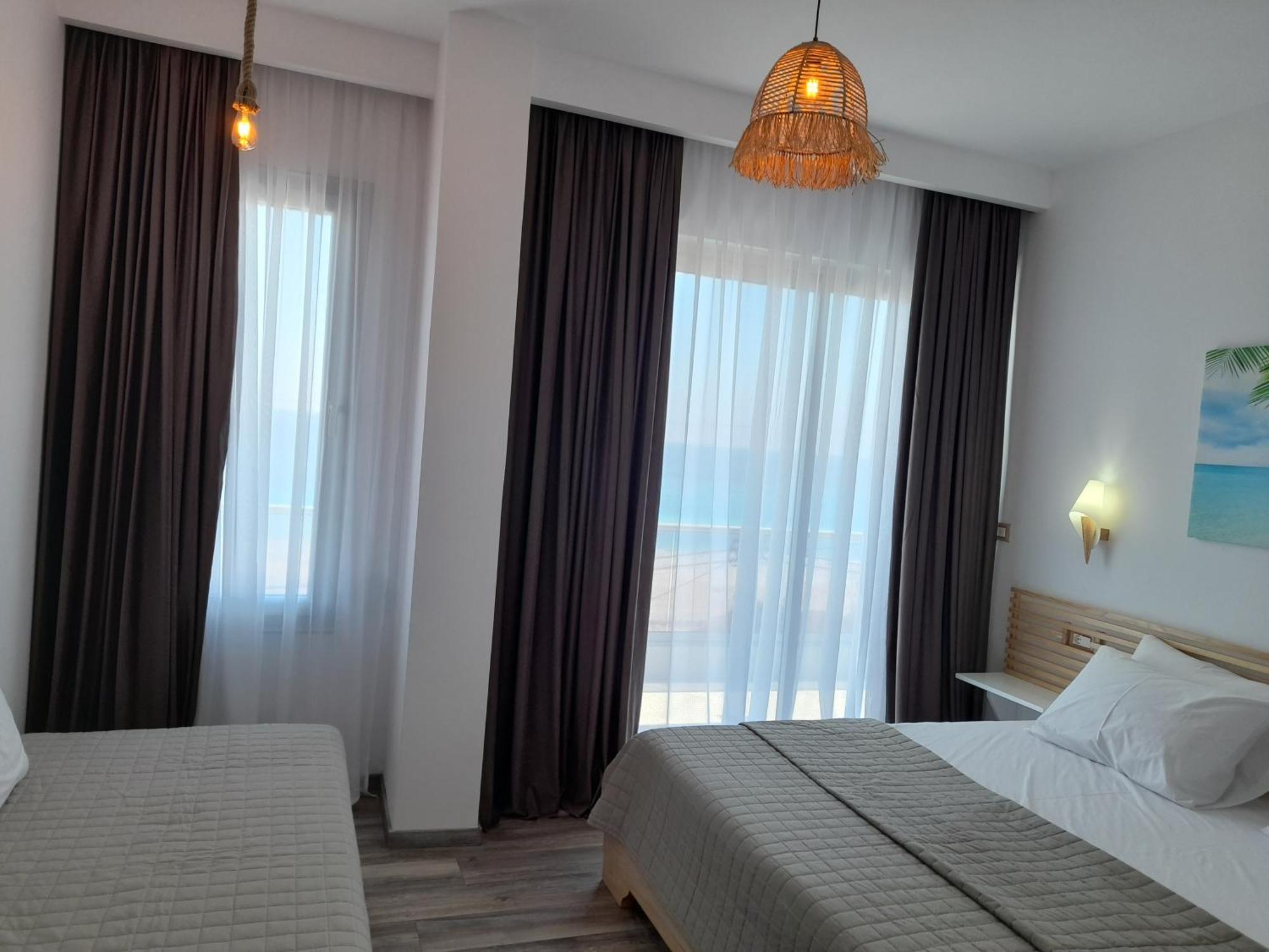 Anxhelos Hotel Himara Zewnętrze zdjęcie